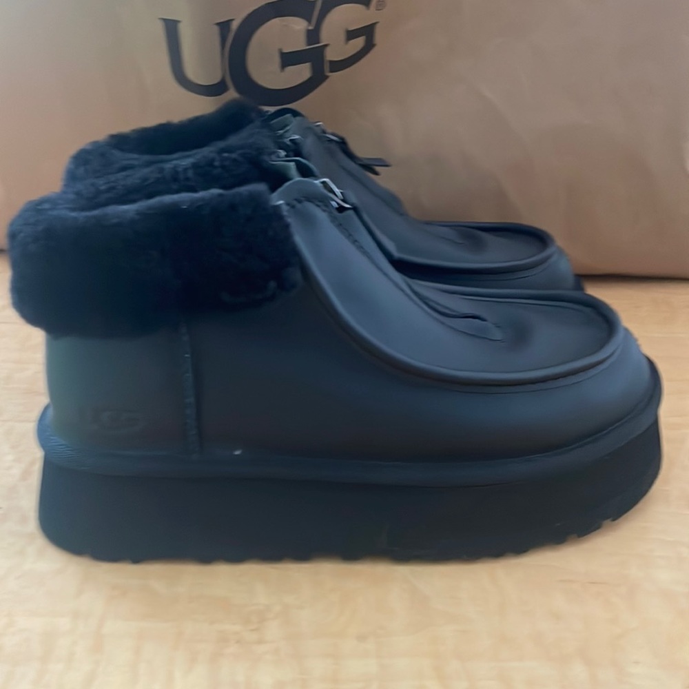Ugg Women’s Funketta Ankle Boot